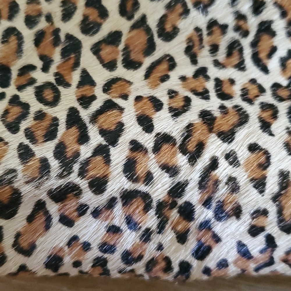 Leopard Print Faux Fur Clutch with chain o… - Picture 10 of 10